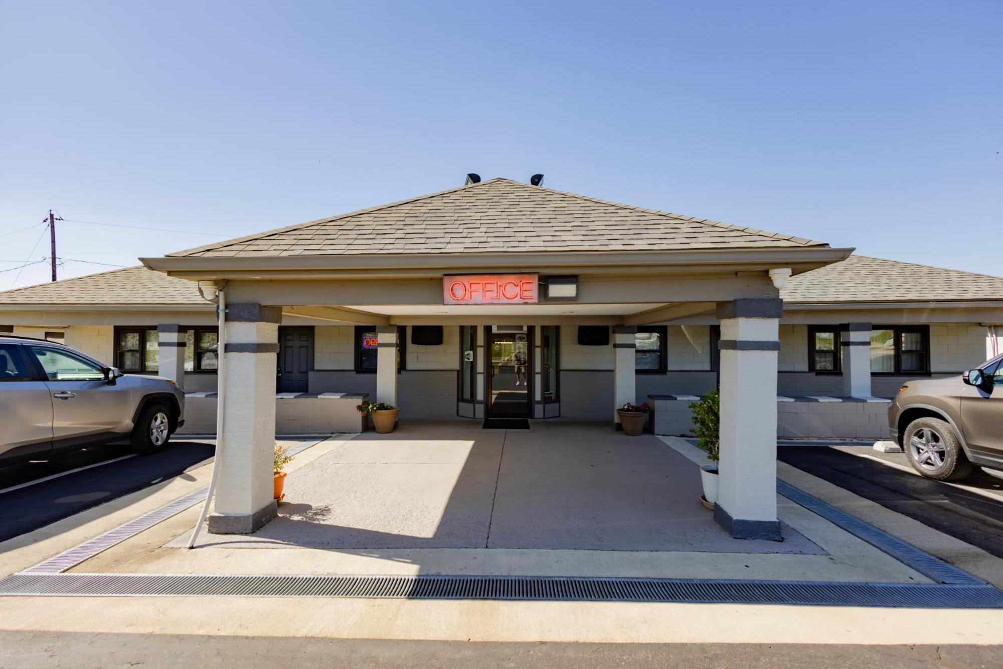 Budget Inn Columbus Lockbourne Экстерьер фото