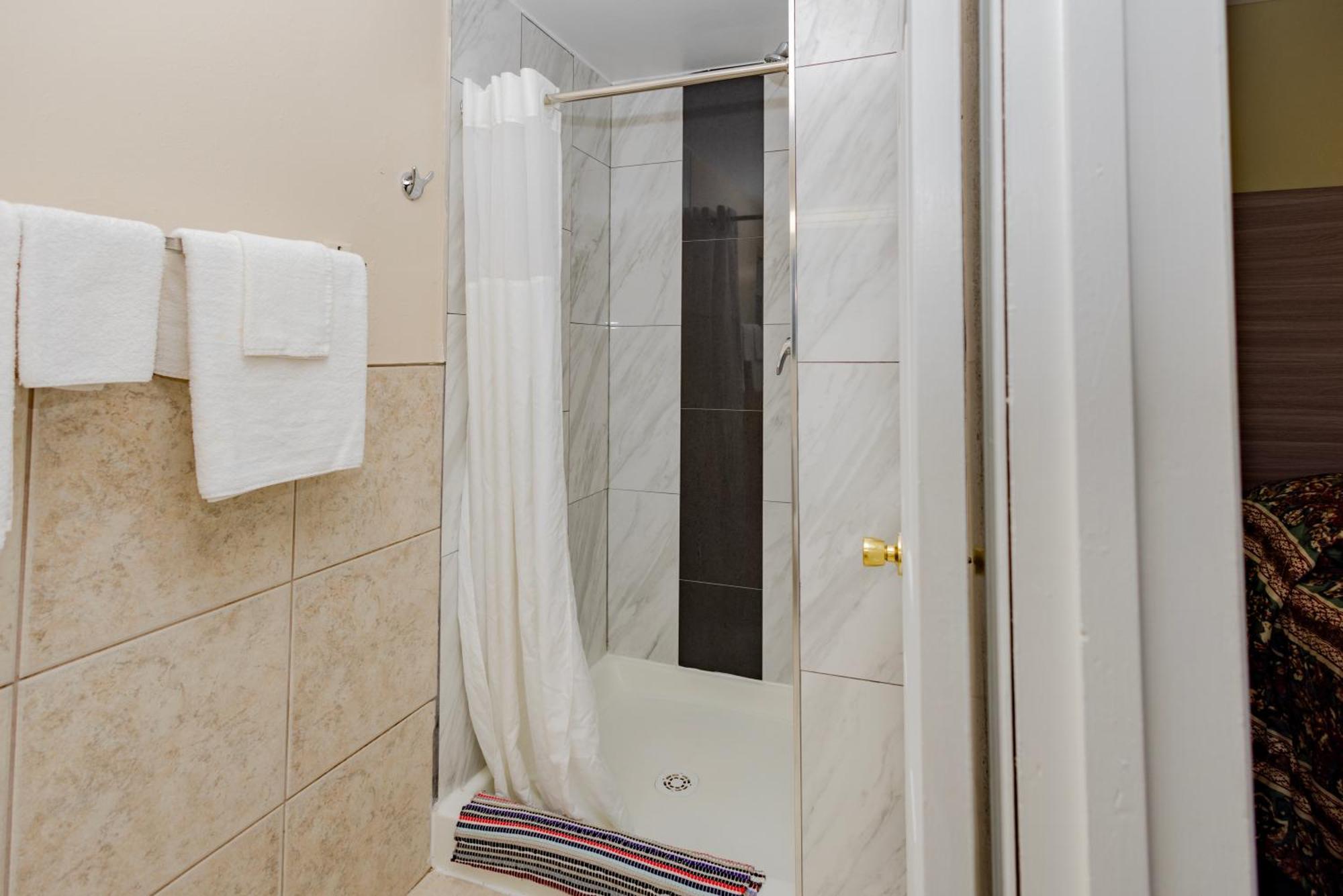 Budget Inn Columbus Lockbourne Экстерьер фото