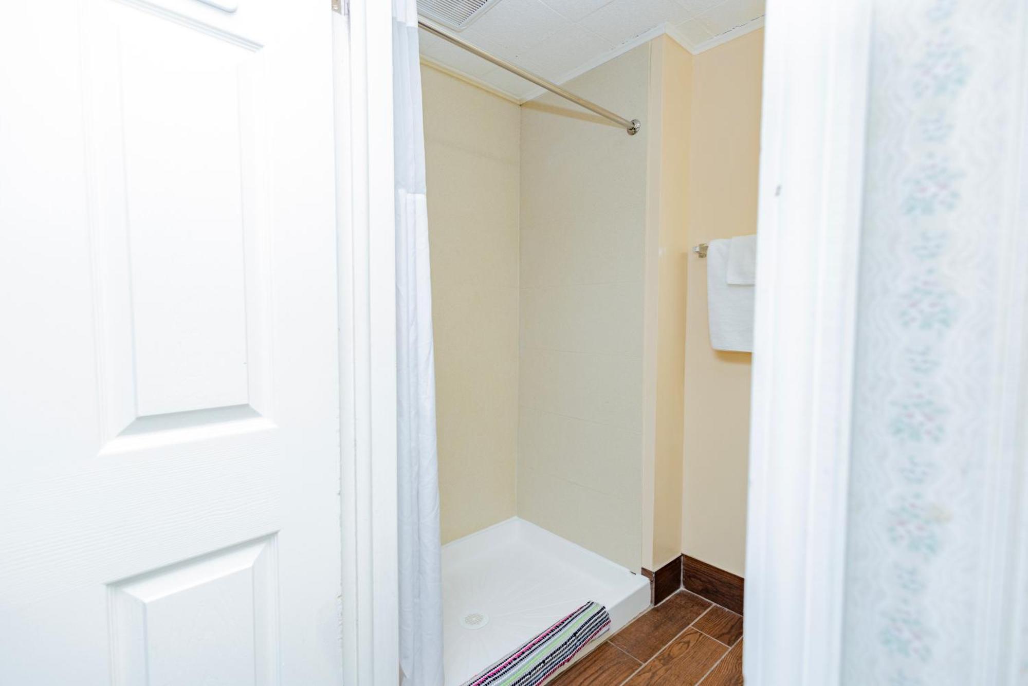Budget Inn Columbus Lockbourne Экстерьер фото