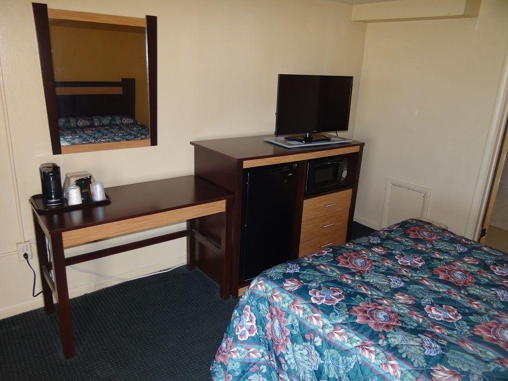 Budget Inn Columbus Lockbourne Экстерьер фото